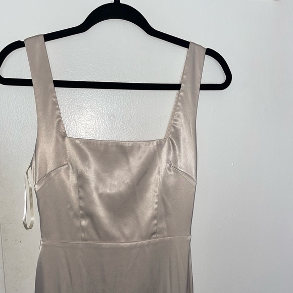 Moda Glam Boutique ANGELINA OVERSIZED BOW GOWN- CHAMPAGNE - Picture 8 of 9